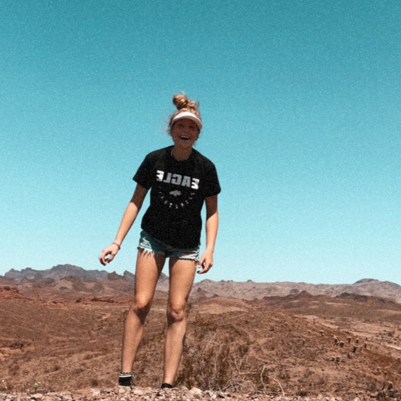 Meet your Posher, Maila - Picture 1 of 1